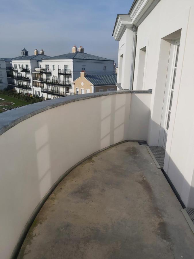 3 Room Flat In Parklane - 1,5Km Disney Serris Exteriör bild